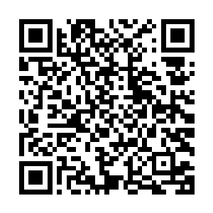 有几个和尚好像是有几个和尚站在他们不远那似乎在控制他们二维码生成