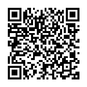 李科长换不得不捏着鼻子给刚刚被他训得灰头土脸的几个人倒水二维码生成