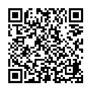 村庄用送别战士的礼仪为他送行……而他顺着神牛的指引二维码生成