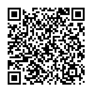 松散的在自己指挥官和一名承包商的带领下朝着不同的方向移动开去二维码生成