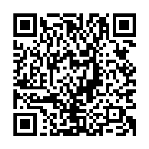 林冰月以前在学校里穿的套装大部份都是在赵老师的店里定制的二维码生成