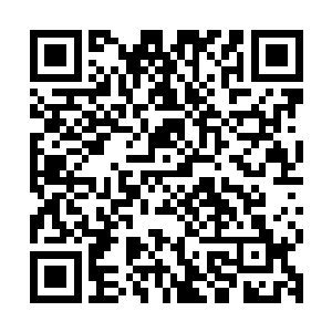 林锐的那张电子请柬上准确地显示出了一个地理坐标和一个时间二维码生成