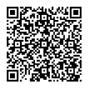 根据你们的汇报最多五年时间我们就能将全息投影的虚拟屏幕技术运用到新品iphone上二维码生成