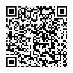 桑切斯匆匆离去 留下了一群震惊的低着头一句话都说不出的贵族们二维码生成