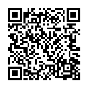 欧阳志远手里竟然有一张工商行的钻石级别的信用卡二维码生成