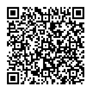 正在房间里面沉思的殷荣以及正在自己的绣楼上按照方凌所交付的秘籍偷偷修炼的殷青君二维码生成