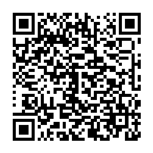 正要他想继续撕扯紫明月的衣服的时候忽然外面传来一阵急促的敲门声二维码生成