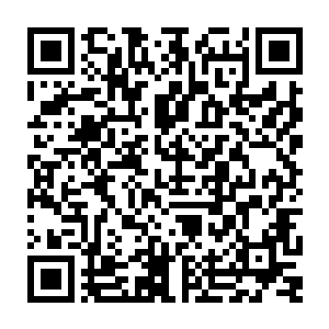 沙滩上的妹纸们眼中之前对于楚芷的同情现在变成了赤果果的羡慕嫉妒恨二维码生成