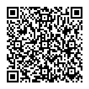 没有注意到那个隐藏在墙角处偷窥他们欢爱的美丽眼睛里面流露出来的深深的嫉妒和羡慕二维码生成