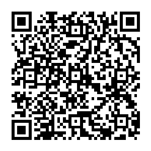 流墨墨斜眼狠狠瞪了红衣少妇一眼然后伸手探向玉架上一把黑色巴掌大的锥形灵器二维码生成