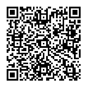 流墨墨看了看那道几乎看不出痕迹的门然后把白玉瓶里的易容丹拿了出来坐到寒冰床上二维码生成