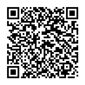 然后他又从楼下一个小歌厅里租用一台vcd影碟机和一台二十一英寸的电视机二维码生成