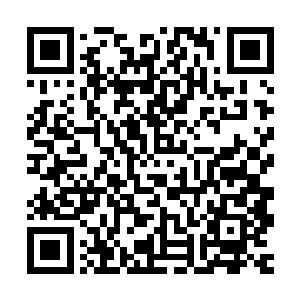 然后再次冲会房间换了一套衣服准备出门寻找神秘失踪的杰西卡二维码生成