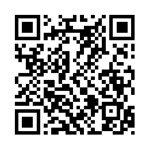 然后几个人压低了声音絮絮叨叨地讨论着什么二维码生成