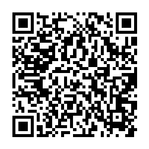 然后在所有人的注视下……擦着横梁和远端门柱之间的夹角飞进了球门二维码生成