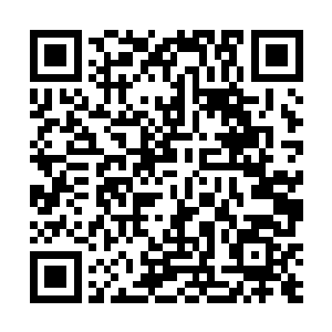 然后在没有惊动任何人的情况下悄无声息的离开了神殿二维码生成