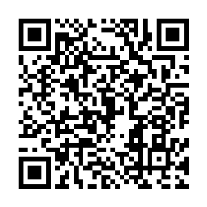 狠狠的撞了上去……直接将这辆车向前撞出了十几米的距离二维码生成