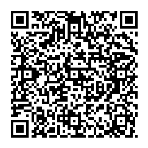 王如意上前拱手一拜 脸上阴沉 但却无法表现 接着袖袍一甩 捏碎一块传送玉简 刹那间消失不见二维码生成