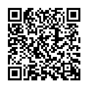 现在他把大部分希望全寄托在印尼军方不敢攻击一艘挂着瑞士二维码生成