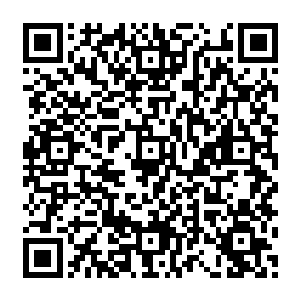现在在他的脑中在不断的思索着接下来的行动以及有可能遇到的麻烦到底将要如何的应对二维码生成