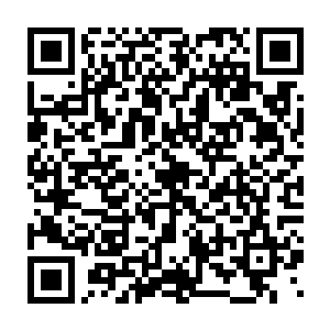 现在顺着降落伞和当时坠毁的痕迹一定要找到那架直升机上的同伴二维码生成