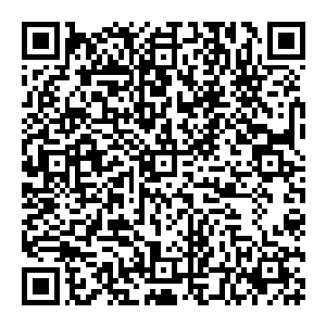 珍妮看到布鲁克海默情绪激动地在和切萨雷交谈――切萨雷今晚和她一样忙――她想他们应该是去找他们认为能解释清楚的人了二维码生成