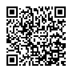 班级里的同学们这会儿一个个往教室走出去准备去做课间操了二维码生成