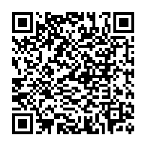 甚至就连他的同伴谭睿孙和曹念公也都不自觉的和他拉开了一段距离二维码生成