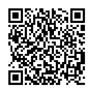 甚至还出现过禁止某些打扮朴素的顾客触碰衣服的荒唐时间二维码生成