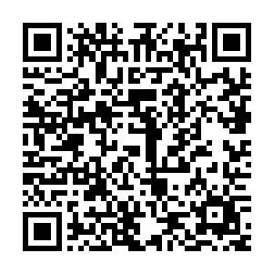 由于龙傲天刚才的表现所以无形之中他的行为都是受着很多人的关注二维码生成