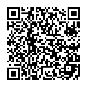 皇甫胜天也是在一次查看洪门宝库的时候发现这位前辈留下的图和那段话的二维码生成