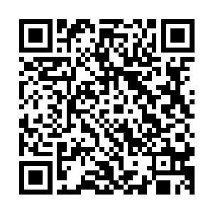 目光多一秒地停在尤念兮与往日欢快不一样的淡淡忧伤的脸上二维码生成