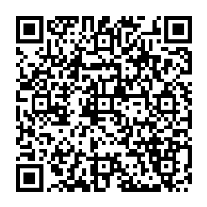 目光立即就落到了那些在这段时间里因为红光无法锁定而终于憋不住冒出来的零散商修者们二维码生成