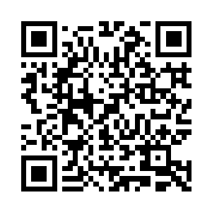 直接掏出一把翠绿翠绿的翡翠弯刀扔了出去二维码生成