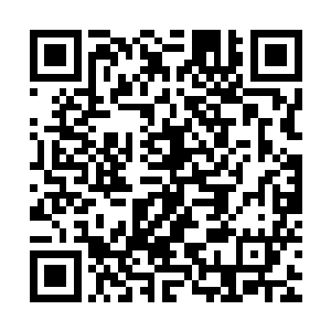 看了半天终于在一个隐秘的角落找到一个小小的有些模糊的印记二维码生成