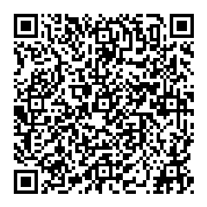 看着九尊战鼓唯有的一尊 他飞身上千 一把拿起战鼓两侧的鼓槌 那一刻 他似乎回到了远古 回到了那个英才辈出 大能无数的年代二维码生成