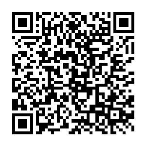 眼光一眨不眨的盯着刘飞手中的那么散发着淡红色妖异光芒的狼牙匕首二维码生成