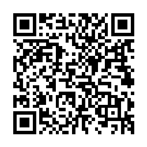 眼前的这个小男人来到自己身前的办法绝对不是瞬移这么简单二维码生成