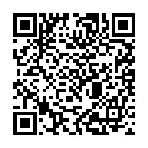 眼前这个杀人不眨眼的家伙肯定不会在乎人质的死活二维码生成