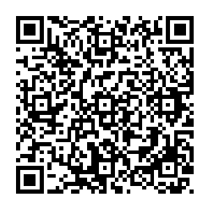 瞿卫国和冯正诚都已经忍不住双目喷火地一把拉开正准备进去问话的市局局长叶洪波二维码生成