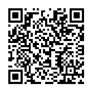 砚台上有水珠所以不用加水不大功夫就有一汪新墨出现在黑二维码生成
