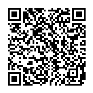 秦方的心里也是多了几分凝重和小心了……他若是真的不将杜英杰放在眼里的话二维码生成