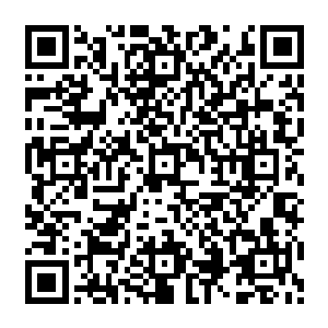 站在卡灵顿训练基地门口的时候就一点也不奇怪了――这份报纸可是他从别人手中抢来的二维码生成