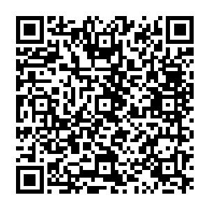 精打细算的老妈就算在改衣服的时候也为张铁正在蹭蹭长着的身高留出了一些余量二维码生成