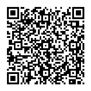 糜香儿尽管已经祭出了本命灵宝又以虚神领域不断反抗但诡异竟始终无法挣脱那玄光束缚二维码生成