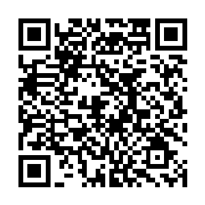 结实的八仙桌在两人的剧烈动作下发出不堪重压的声响二维码生成