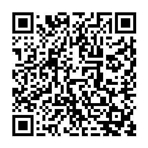 绝美无暇的脸庞向着秦方他们这边看了过来的……那张脸真的美得令人窒息二维码生成