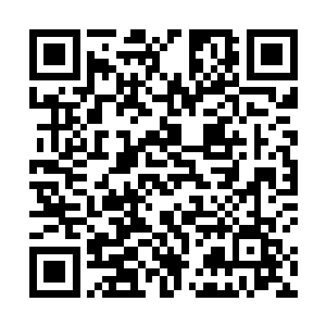 罗卿卿再一次将这一首诗的每一句的第一个字连了起来二维码生成