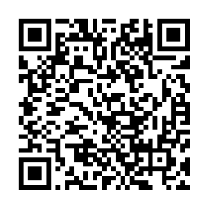 罗梅罗连忙招呼几个人爬到比武台上 将菲尼斯给抗下了台二维码生成