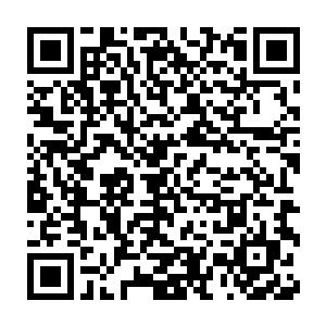 美眉将一张小纸条和几颗进口的高级糖一并塞进了安小念的小手里二维码生成